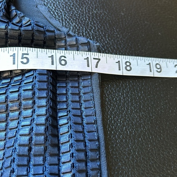 VINCE Mesh Lattice Overlay Silk Lined and Layered Tank Top Sleeveless Sz XS - Picture 12 of 14